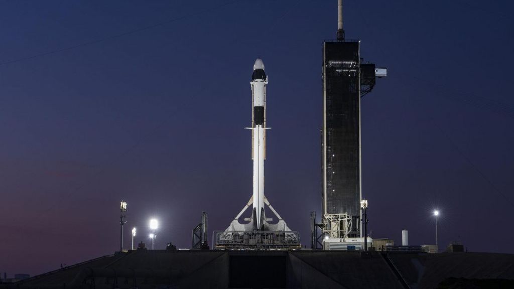NASA a SpaceX na poslední chvíli odložily cestu nové posádky na ISS